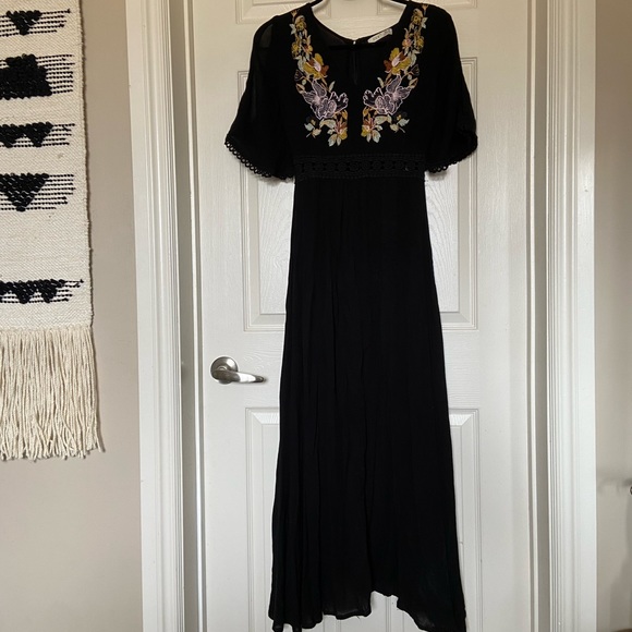 Black dex embroidered maxi dress - Picture 3 of 6